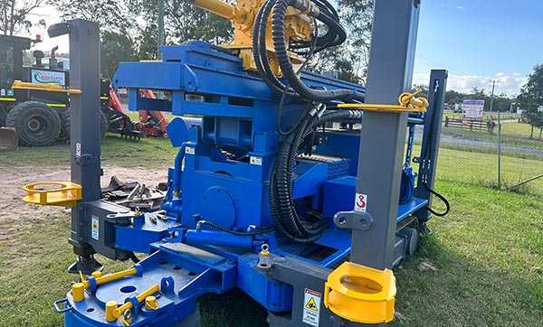 drill rig hire 08